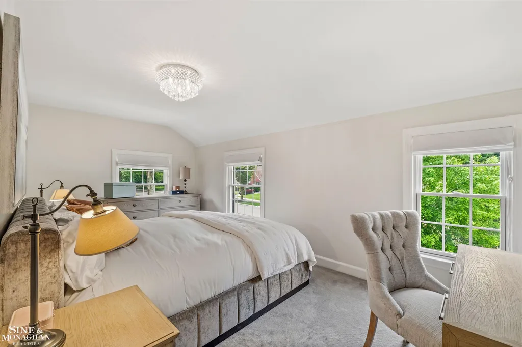 280 Kerby Road Grosse Pointe Farms City MI 48236