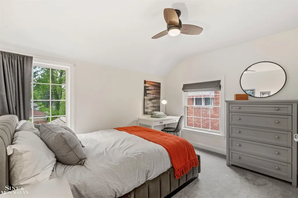 280 Kerby Road Grosse Pointe Farms City MI 48236