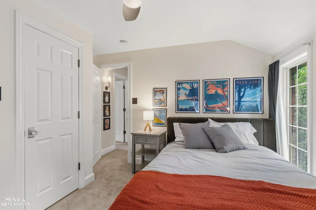 280 Kerby Road Grosse Pointe Farms City MI 48236