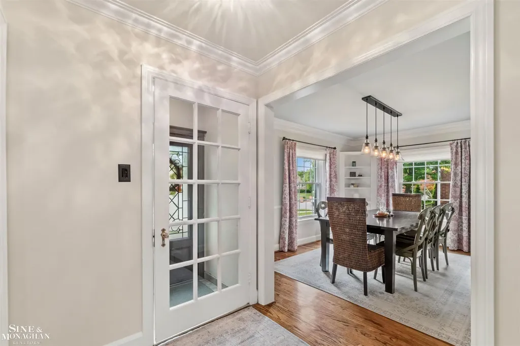 280 Kerby Road Grosse Pointe Farms City MI 48236