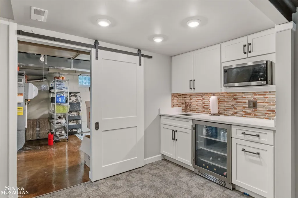 280 Kerby Road Grosse Pointe Farms City MI 48236