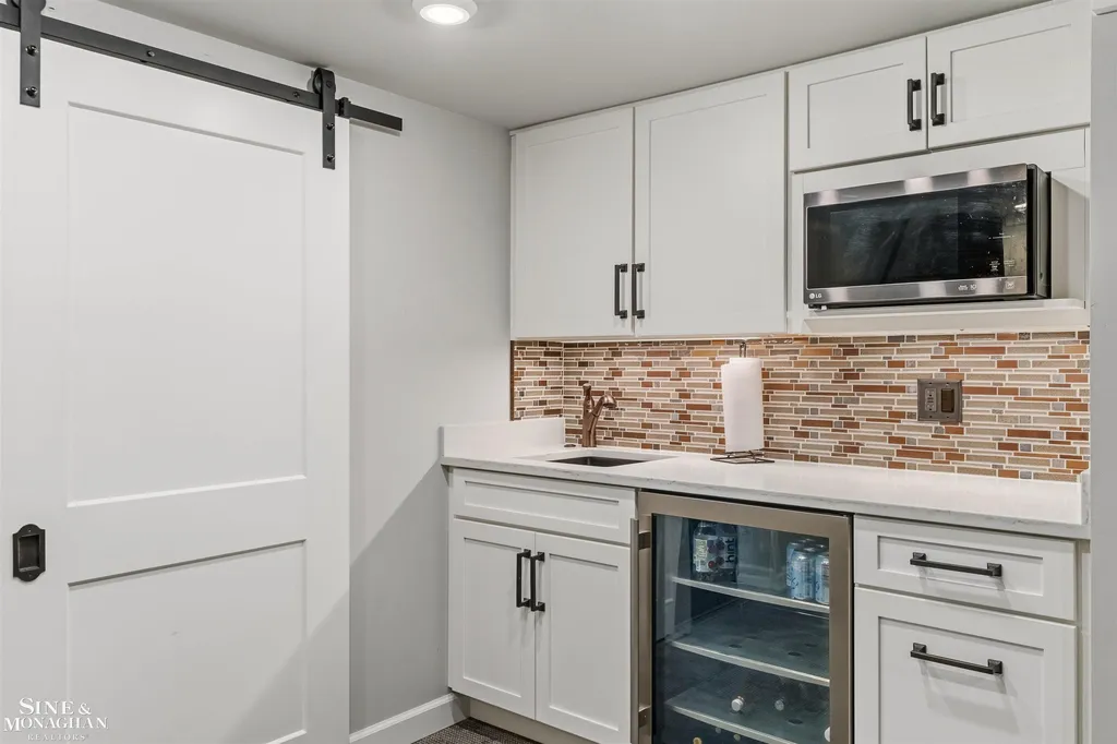 280 Kerby Road Grosse Pointe Farms City MI 48236