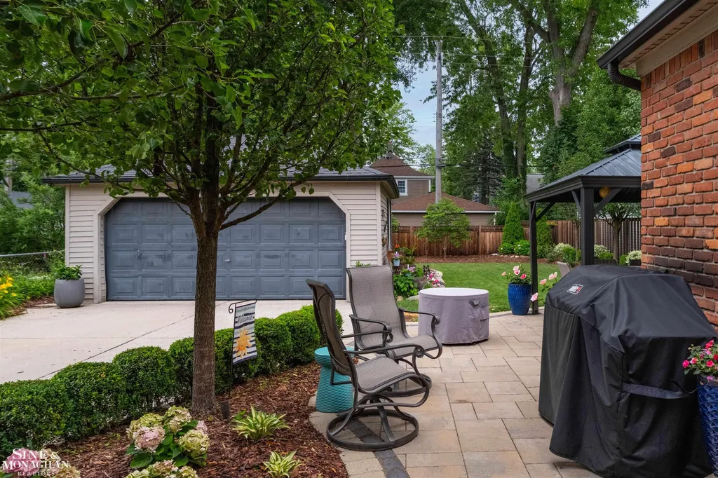 280 Kerby Road Grosse Pointe Farms City MI 48236