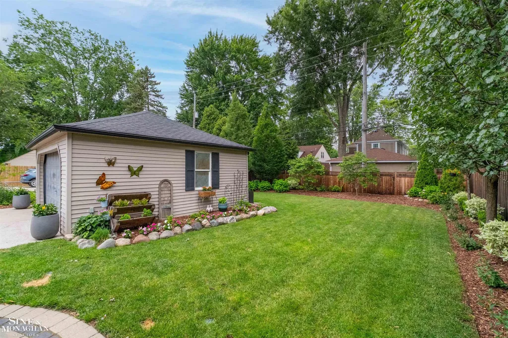 280 Kerby Road Grosse Pointe Farms City MI 48236