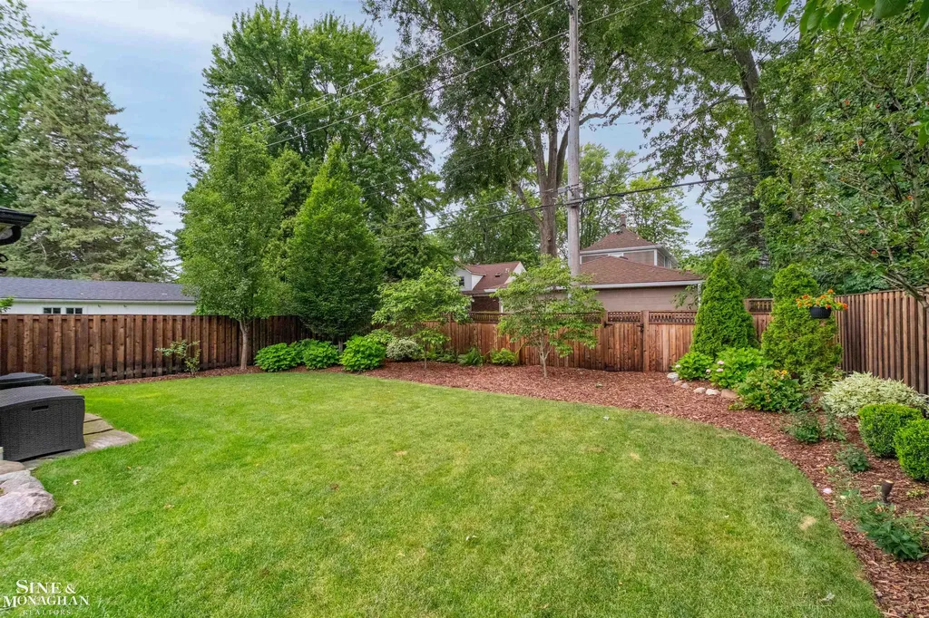 280 Kerby Road Grosse Pointe Farms City MI 48236