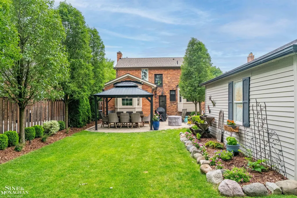 280 Kerby Road Grosse Pointe Farms City MI 48236