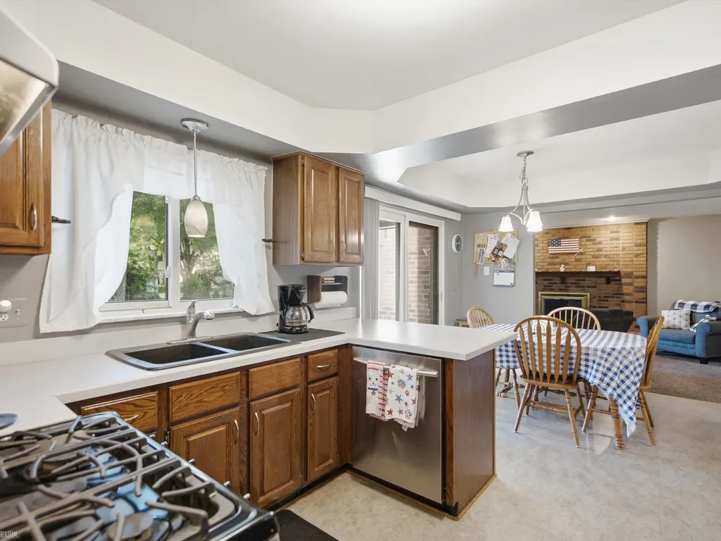 14560 Eastport Drive Sterling Heights City MI 48313