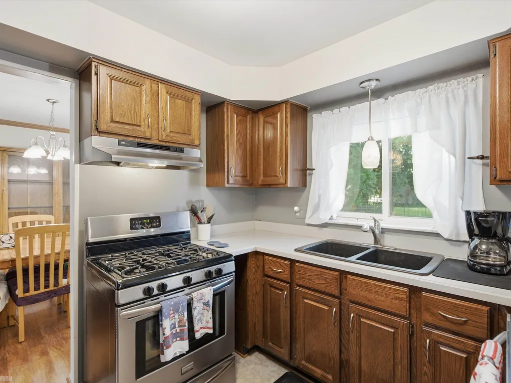 14560 Eastport Drive Sterling Heights City MI 48313