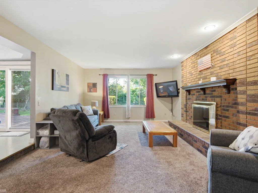 14560 Eastport Drive Sterling Heights City MI 48313