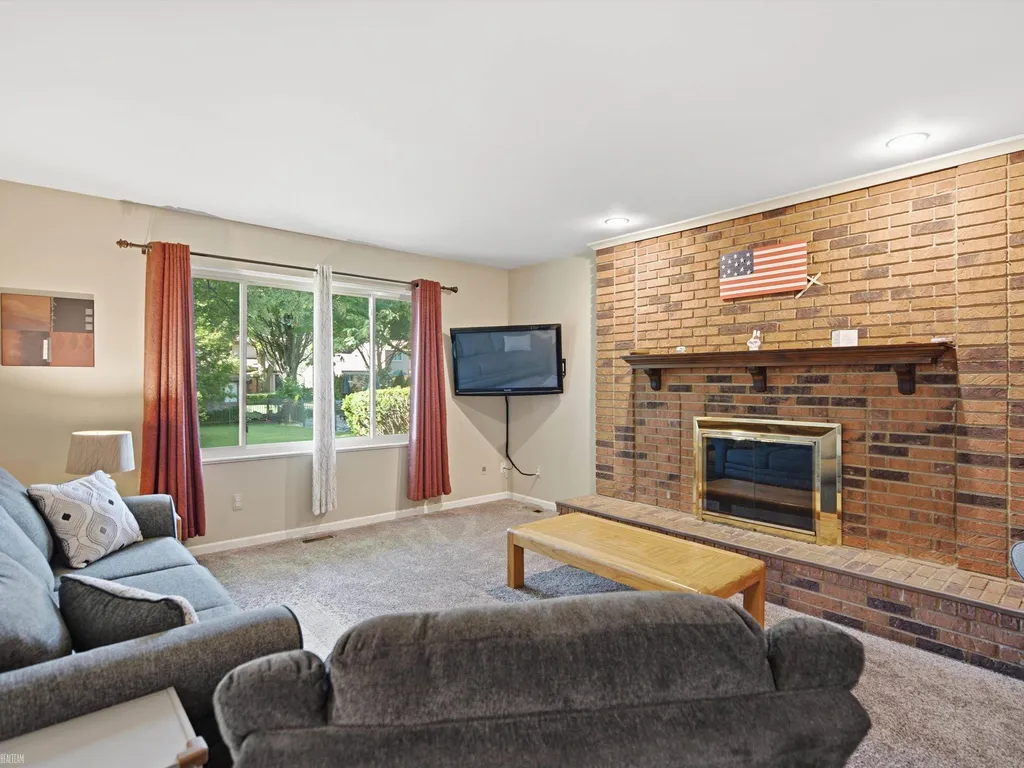 14560 Eastport Drive Sterling Heights City MI 48313