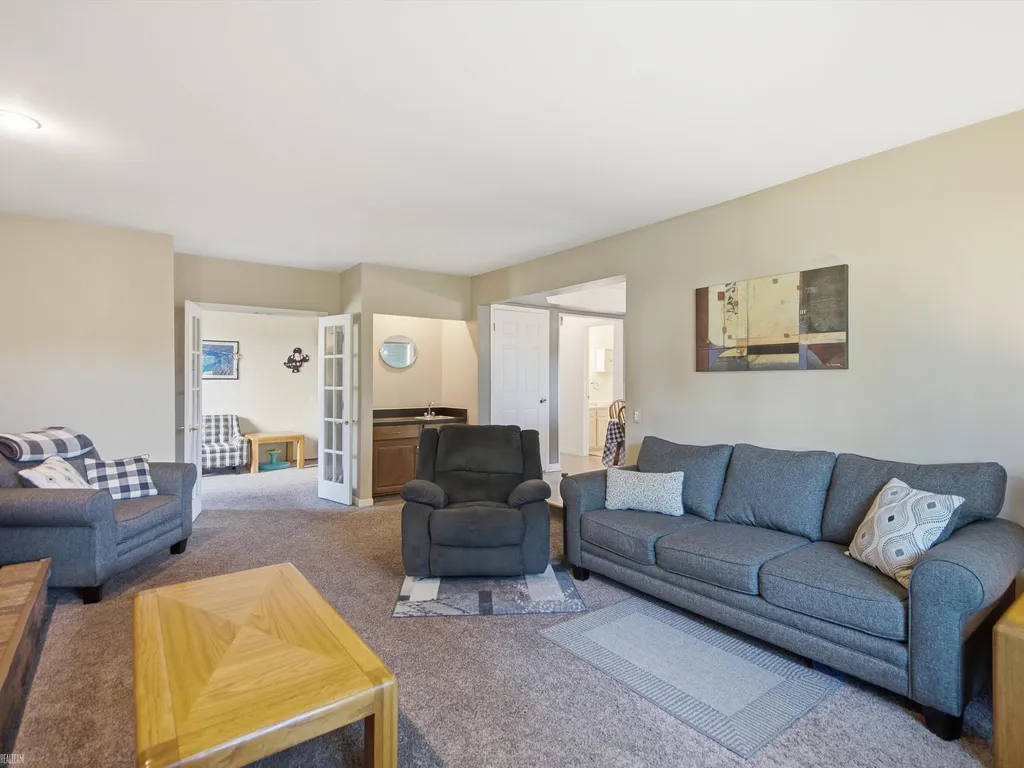 14560 Eastport Drive Sterling Heights City MI 48313