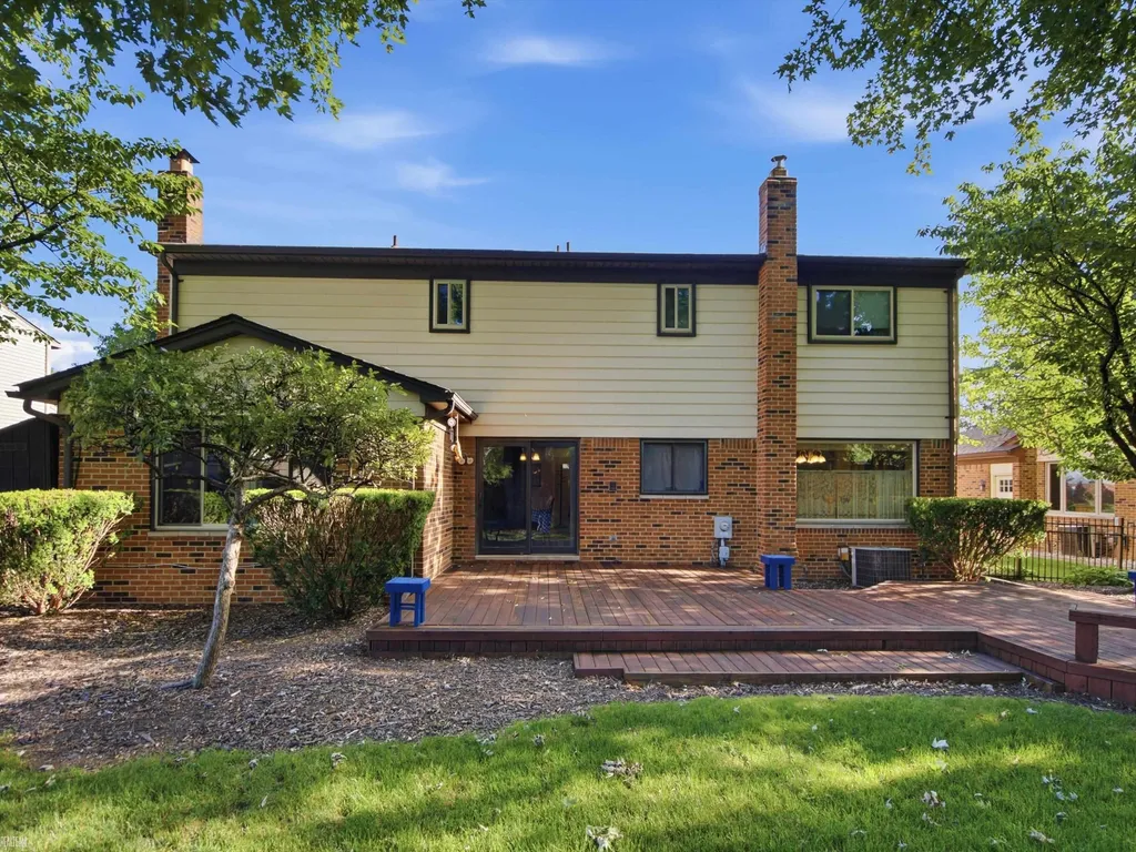 14560 Eastport Drive Sterling Heights City MI 48313