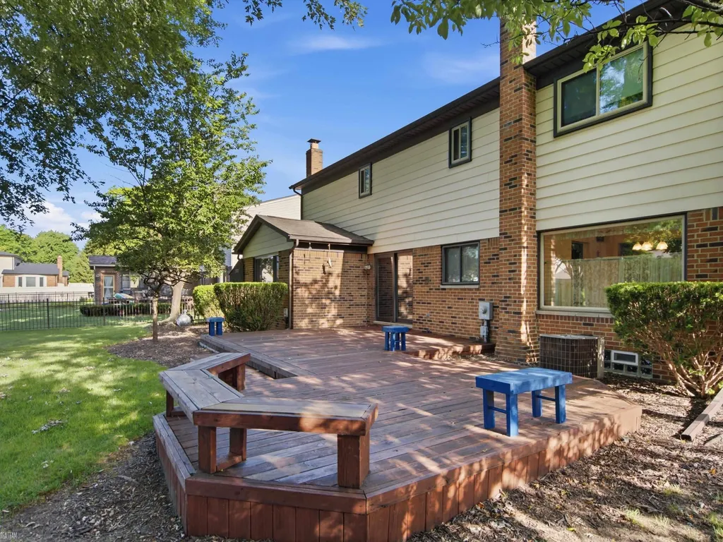 14560 Eastport Drive Sterling Heights City MI 48313