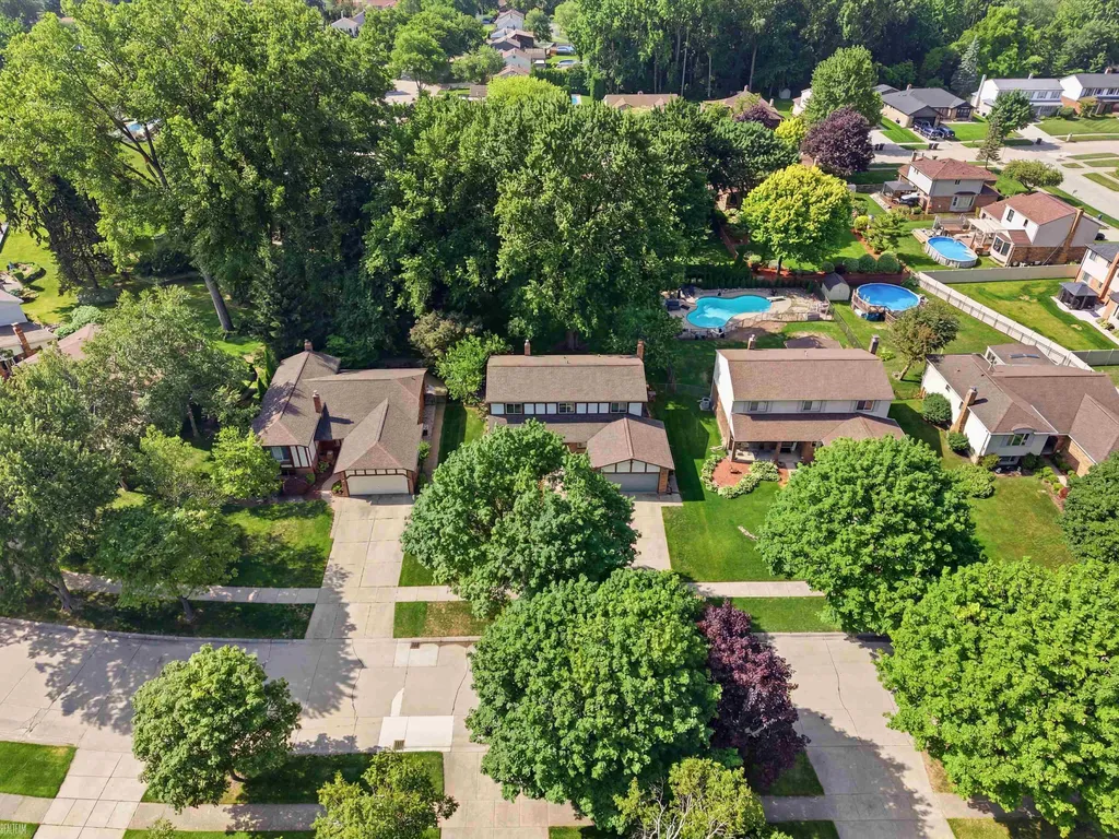 14560 Eastport Drive Sterling Heights City MI 48313