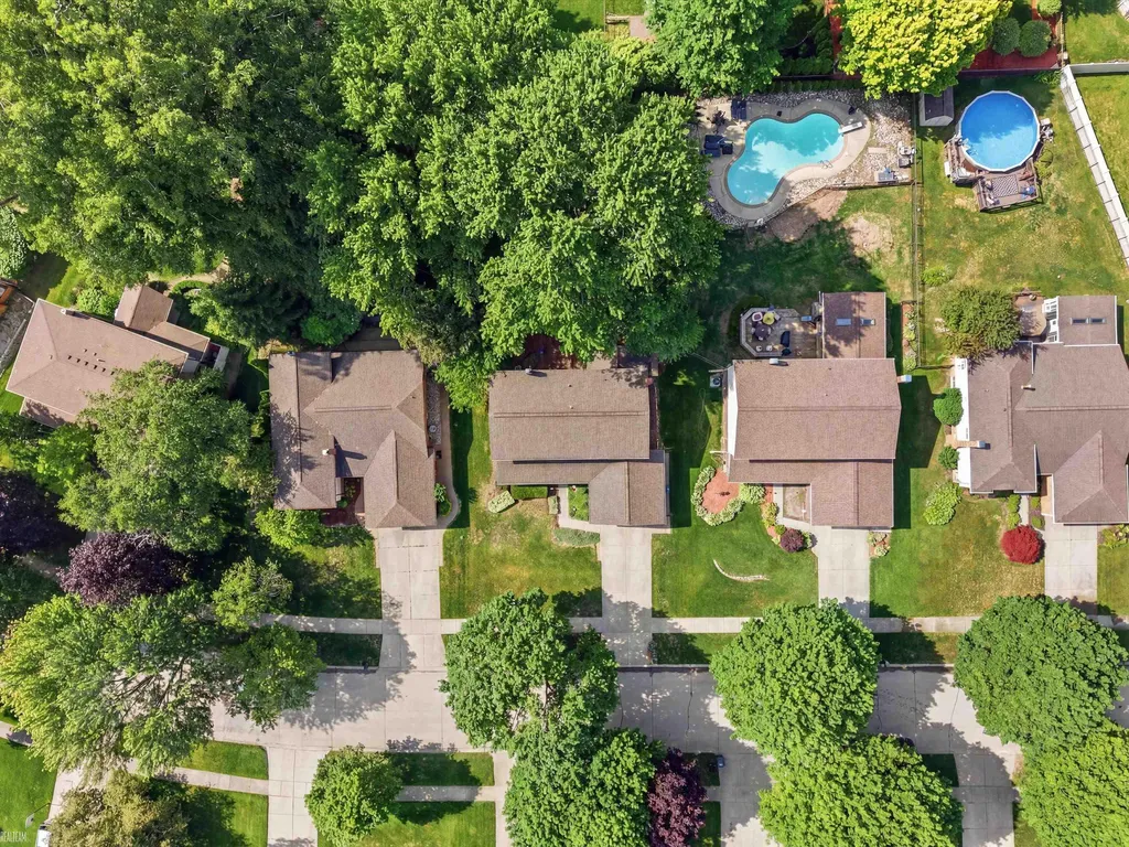 14560 Eastport Drive Sterling Heights City MI 48313