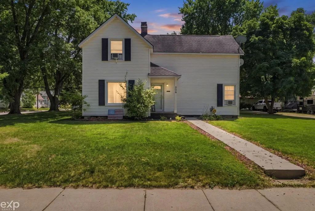 206 E Wood Street Yale City MI 48097