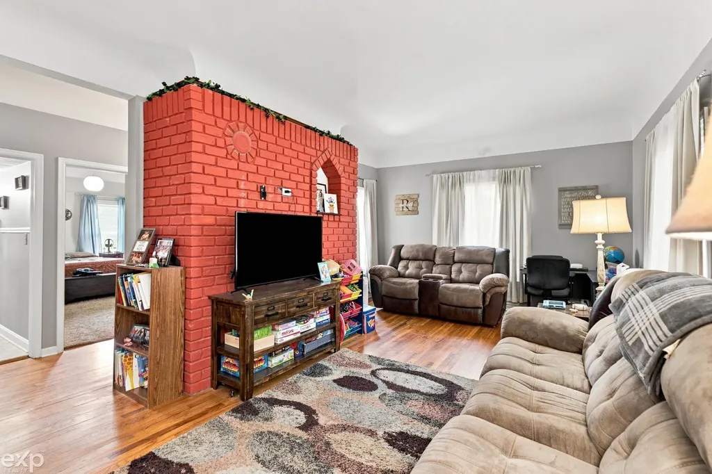 206 E Wood Street Yale City MI 48097