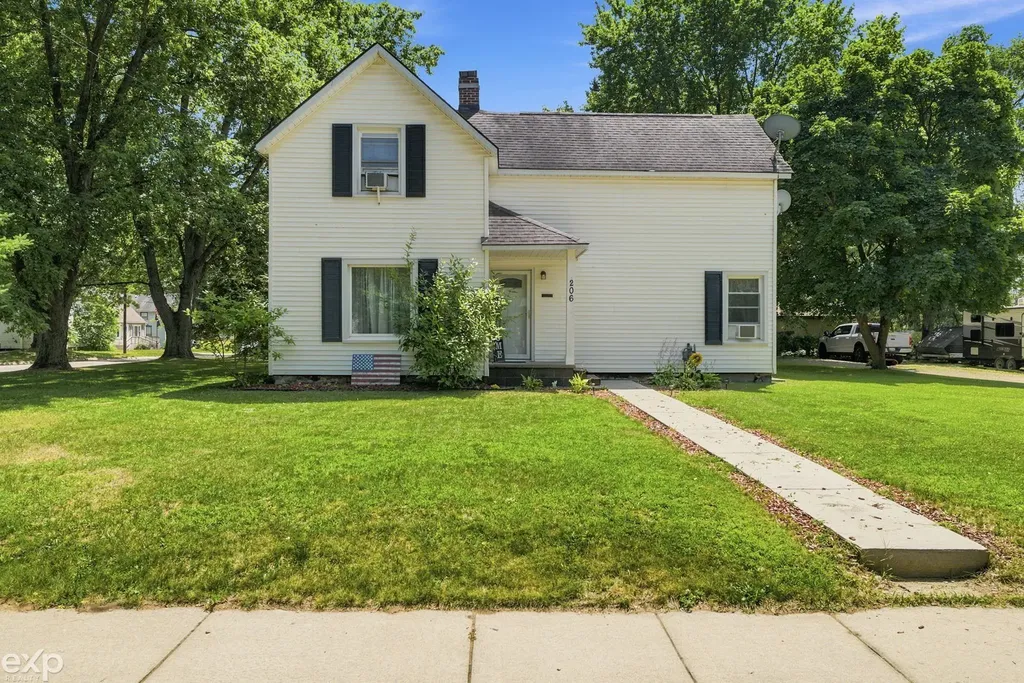 206 E Wood Street Yale City MI 48097
