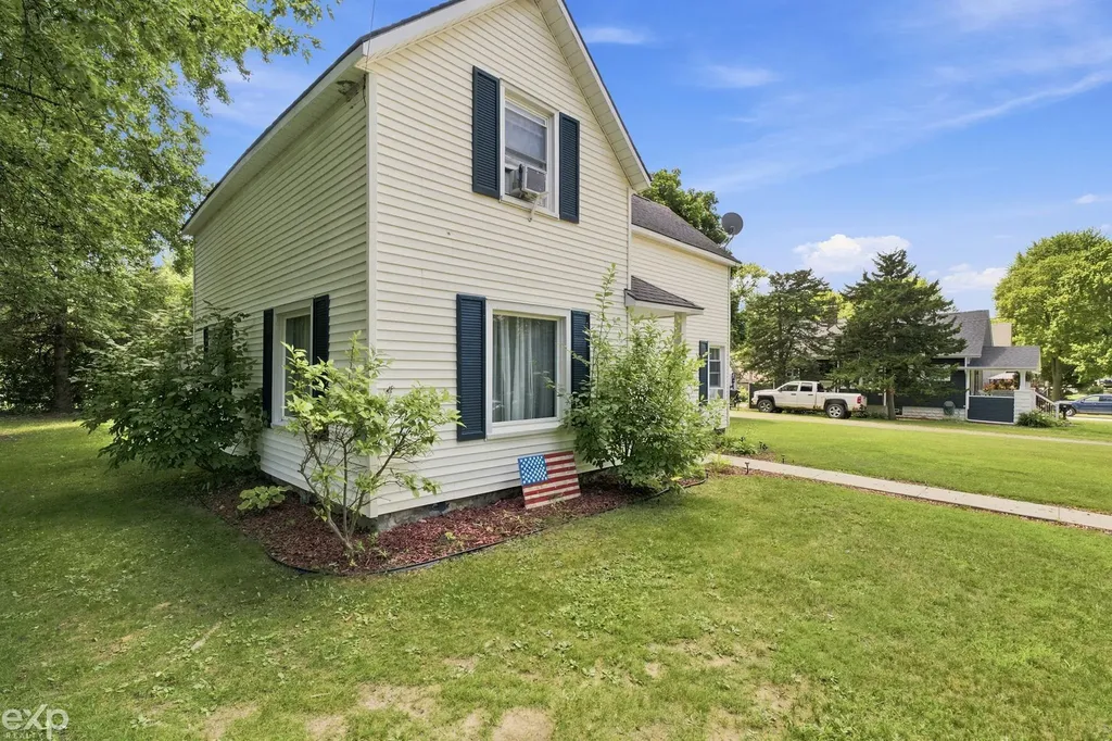 206 E Wood Street Yale City MI 48097