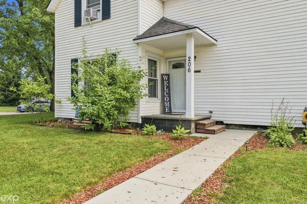 206 E Wood Street Yale City MI 48097
