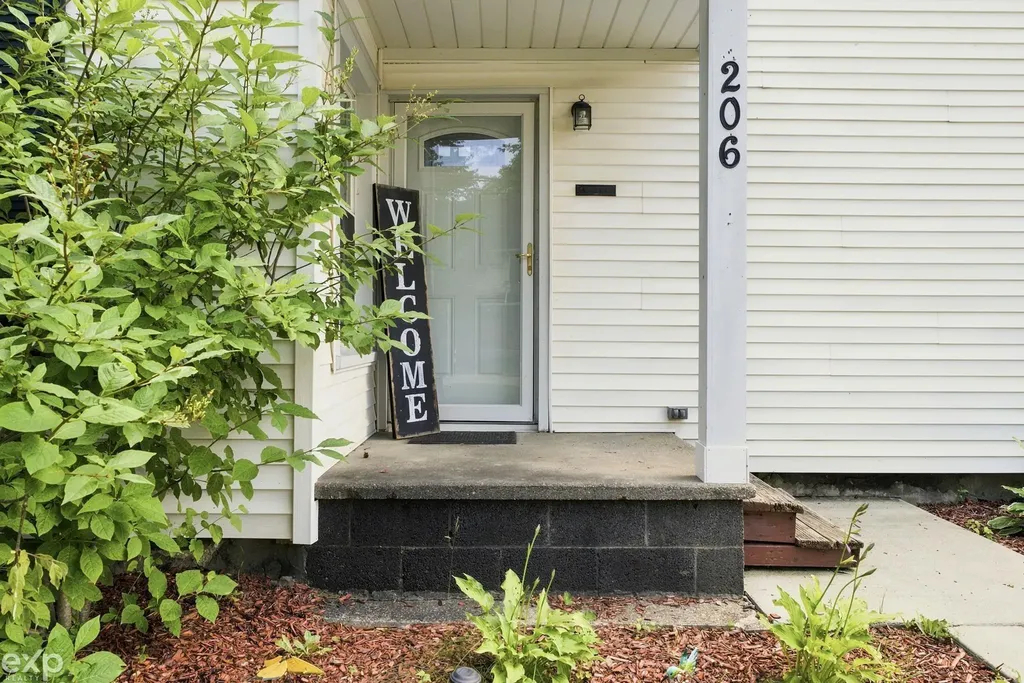 206 E Wood Street Yale City MI 48097