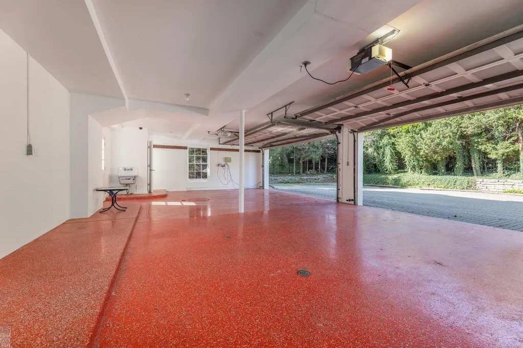 105 Lake Shore Road Grosse Pointe Farms City MI 48236