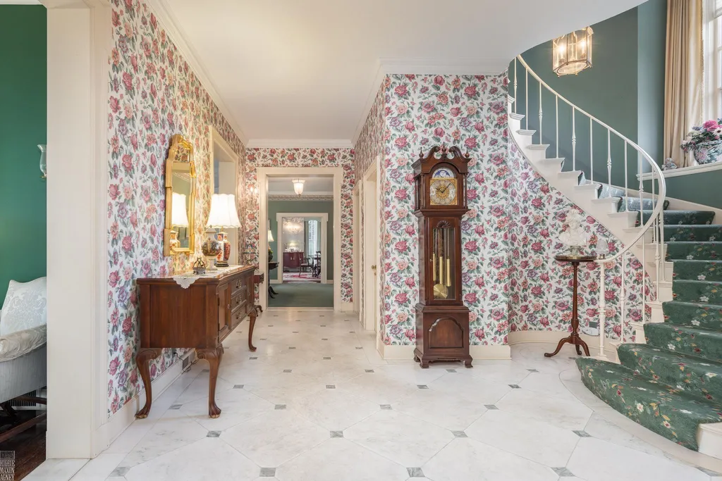 105 Lake Shore Road Grosse Pointe Farms City MI 48236