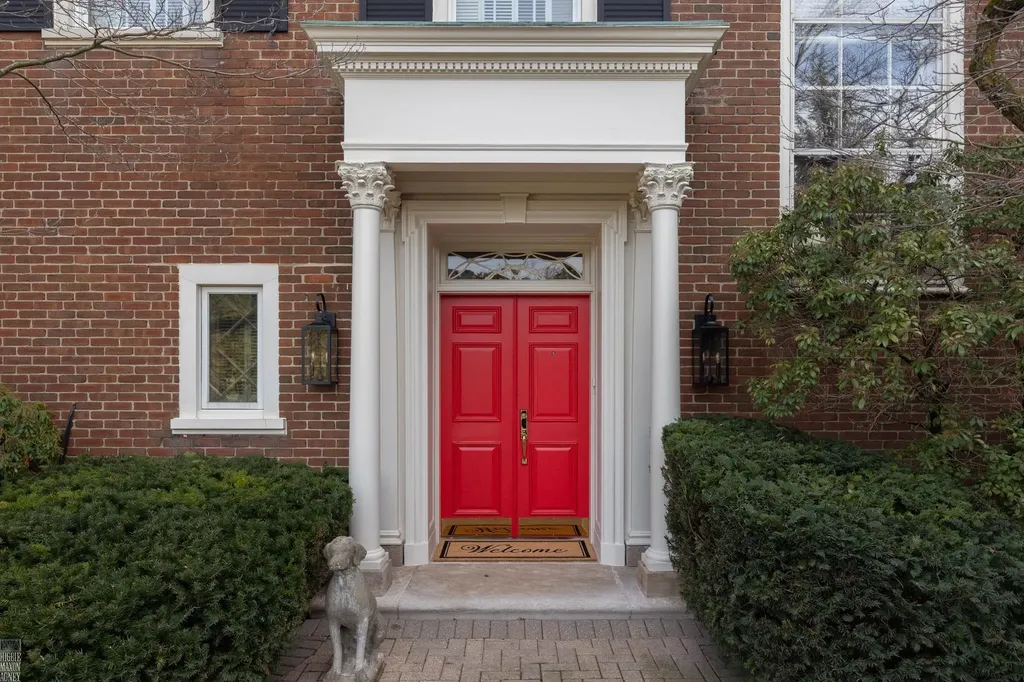 105 Lake Shore Road Grosse Pointe Farms City MI 48236
