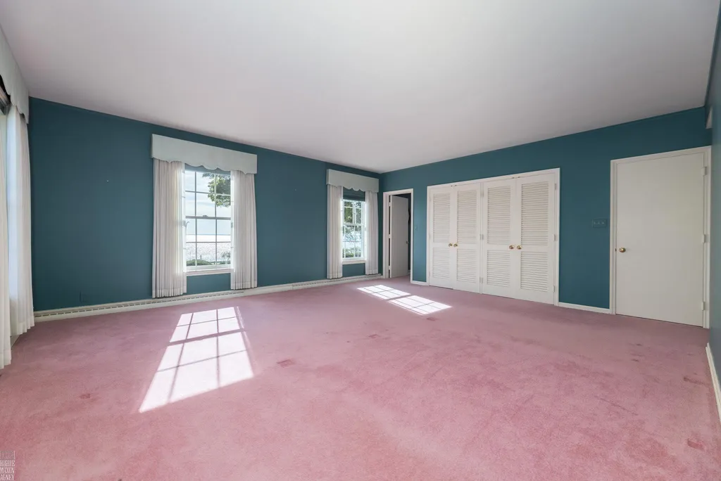 105 Lake Shore Road Grosse Pointe Farms City MI 48236