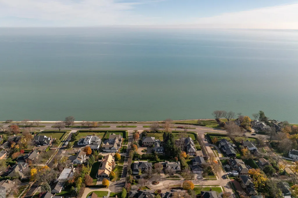 105 Lake Shore Road Grosse Pointe Farms City MI 48236