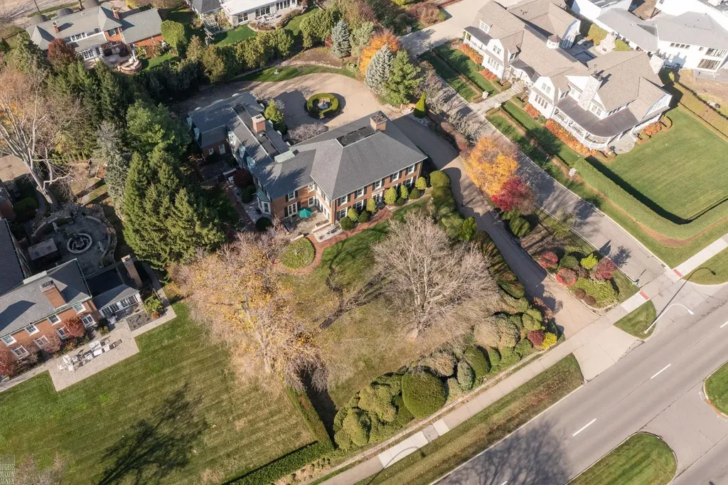 105 Lake Shore Road Grosse Pointe Farms City MI 48236