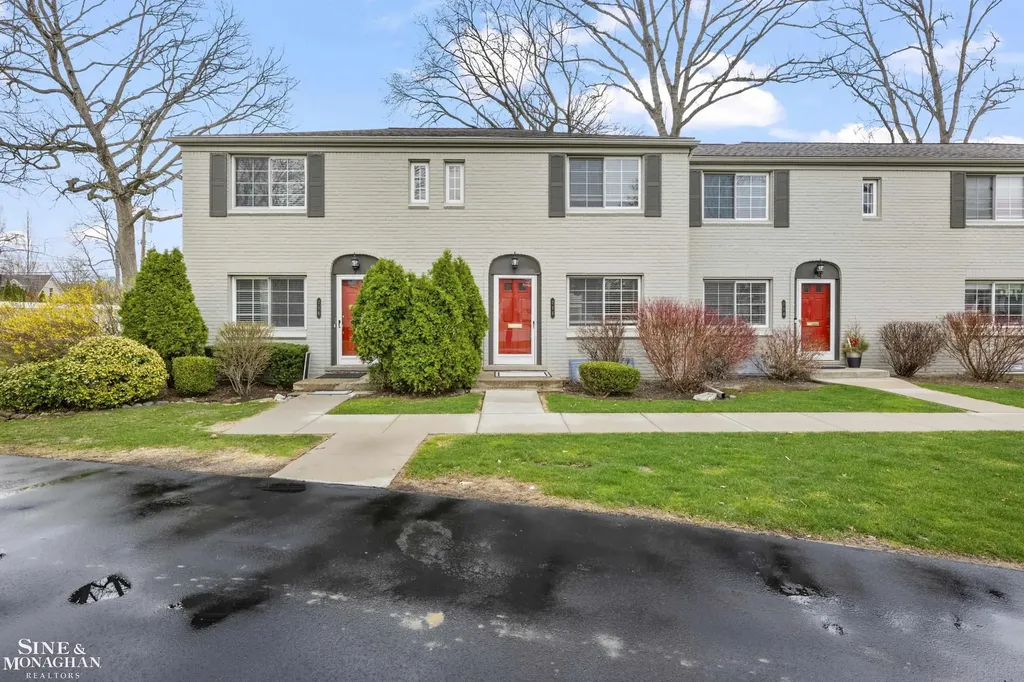 716 Graefield Court Birmingham City MI 48009
