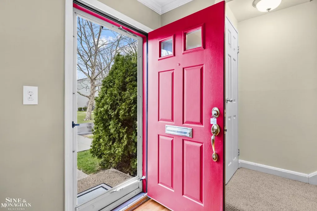 716 Graefield Court Birmingham City MI 48009