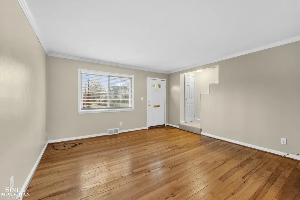 716 Graefield Court Birmingham City MI 48009
