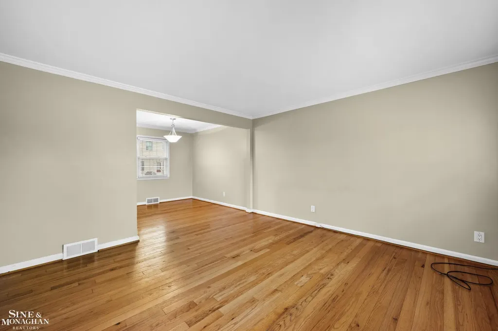 716 Graefield Court Birmingham City MI 48009