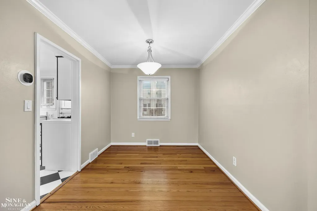 716 Graefield Court Birmingham City MI 48009