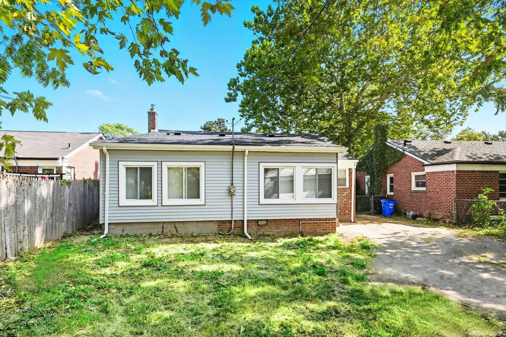 19947 Heyden Street Detroit City MI 48219