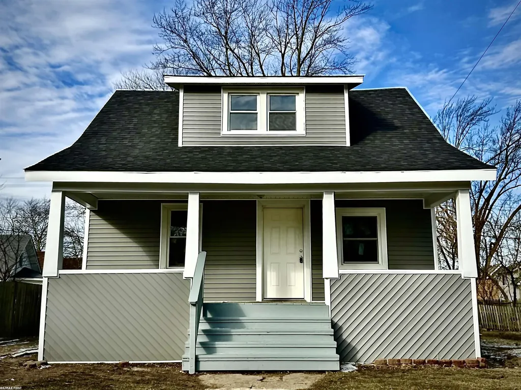 727 13th Street Port Huron City MI 48060