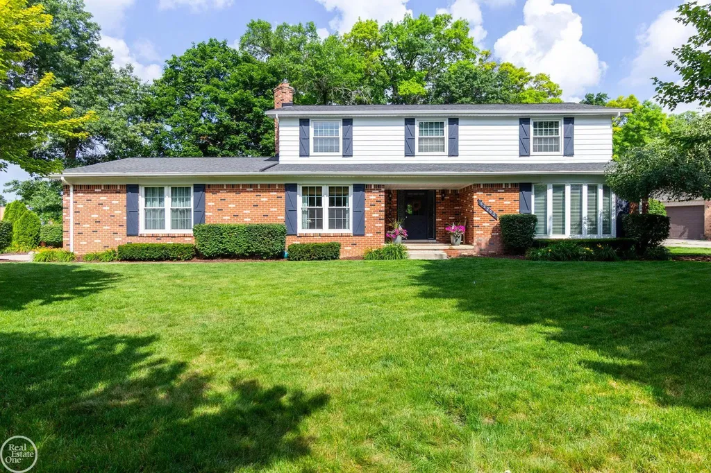 52203 Belle Arbor Drive Shelby Charter Township MI 48316