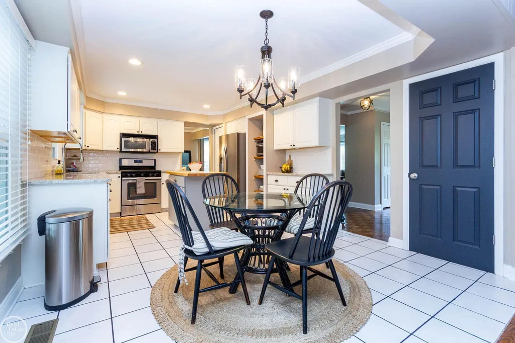 52203 Belle Arbor Drive Shelby Charter Township MI 48316