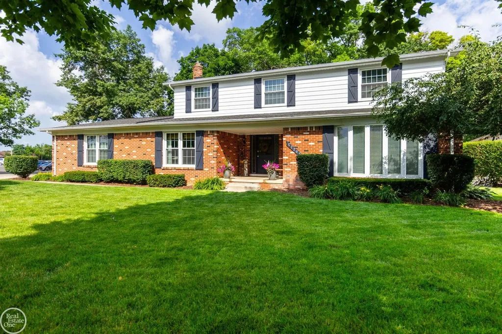 52203 Belle Arbor Drive Shelby Charter Township MI 48316