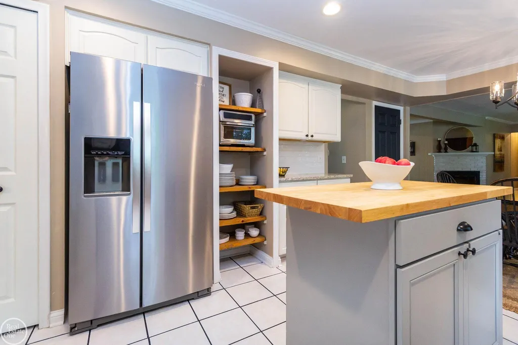52203 Belle Arbor Drive Shelby Charter Township MI 48316