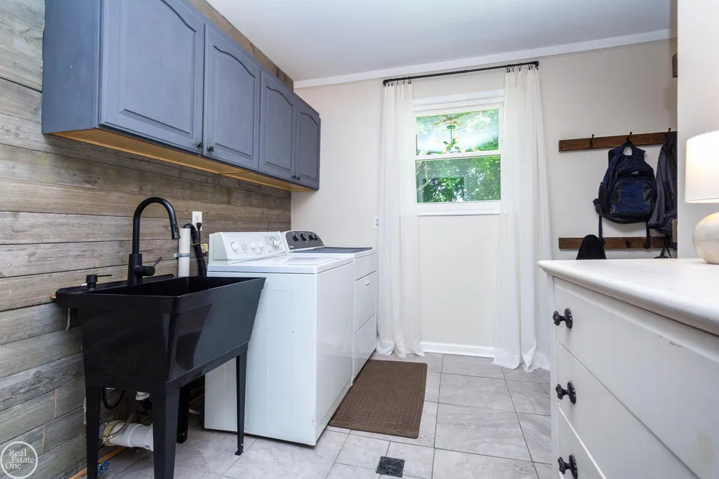 52203 Belle Arbor Drive Shelby Charter Township MI 48316