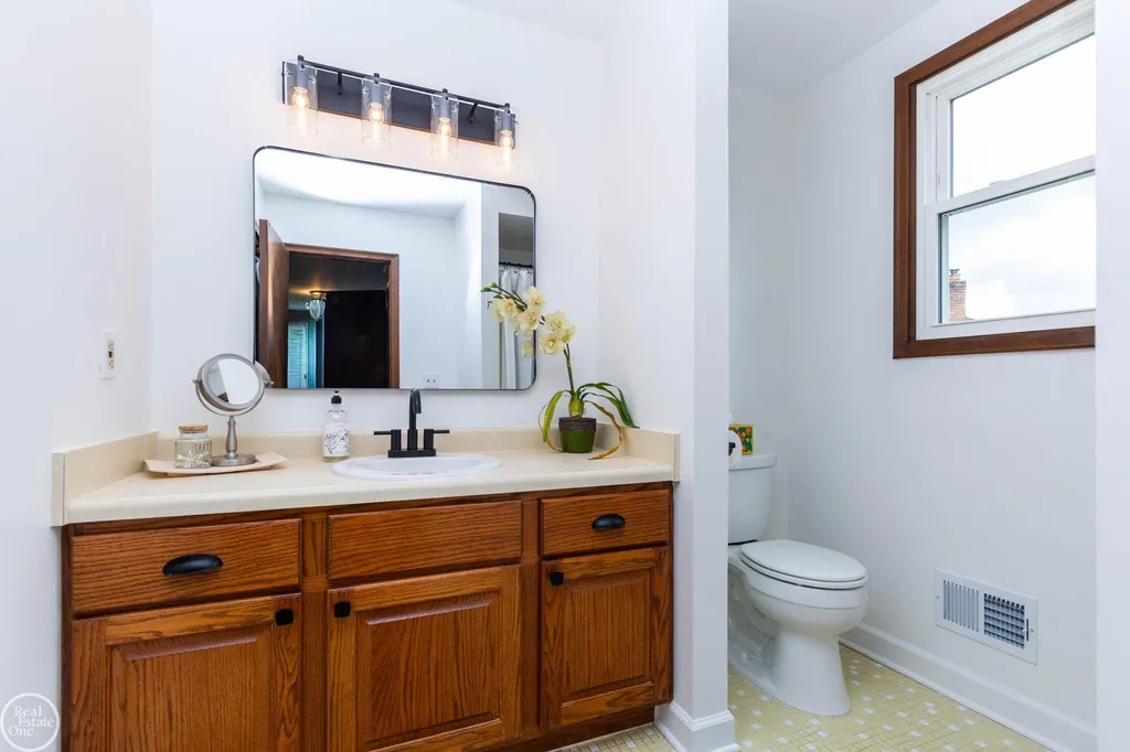 52203 Belle Arbor Drive Shelby Charter Township MI 48316