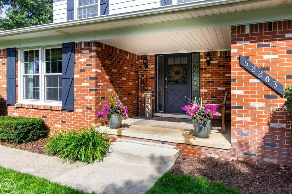52203 Belle Arbor Drive Shelby Charter Township MI 48316