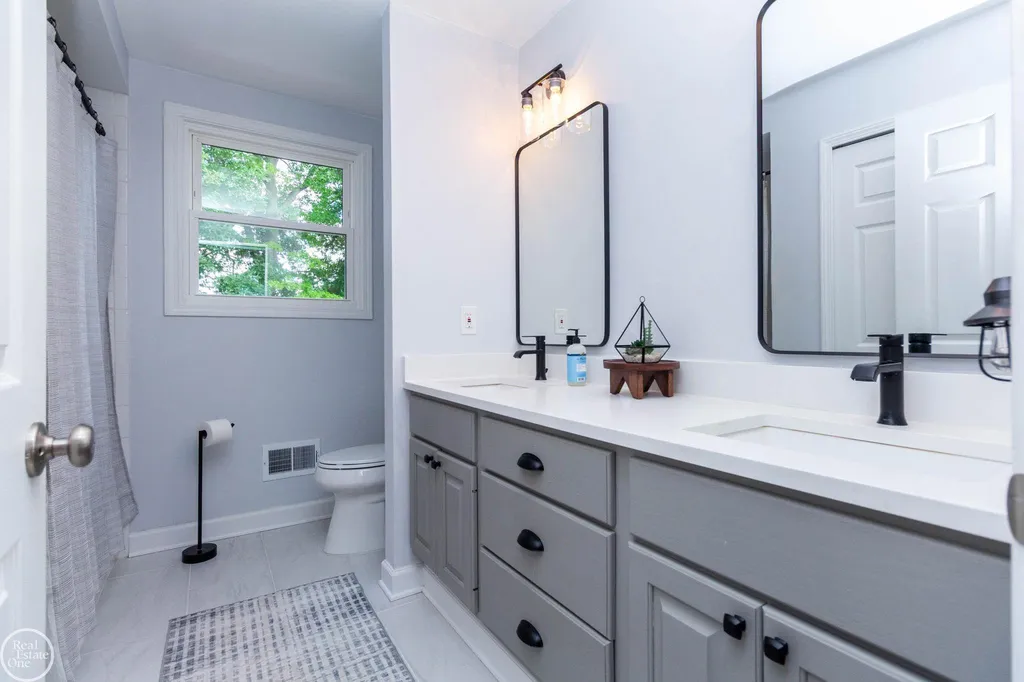 52203 Belle Arbor Drive Shelby Charter Township MI 48316