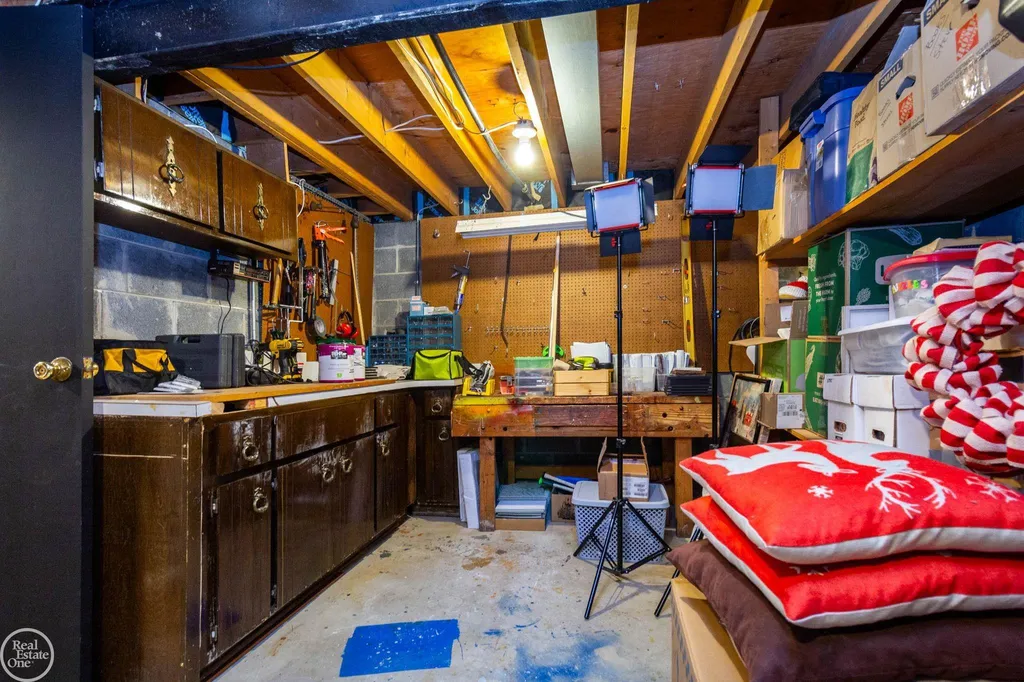 52203 Belle Arbor Drive Shelby Charter Township MI 48316