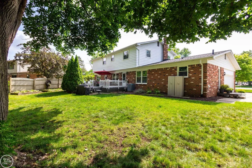52203 Belle Arbor Drive Shelby Charter Township MI 48316