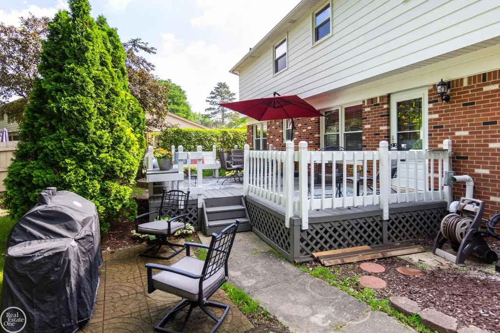 52203 Belle Arbor Drive Shelby Charter Township MI 48316