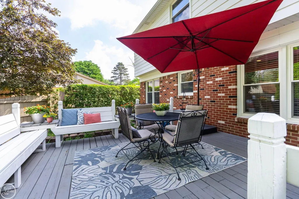 52203 Belle Arbor Drive Shelby Charter Township MI 48316